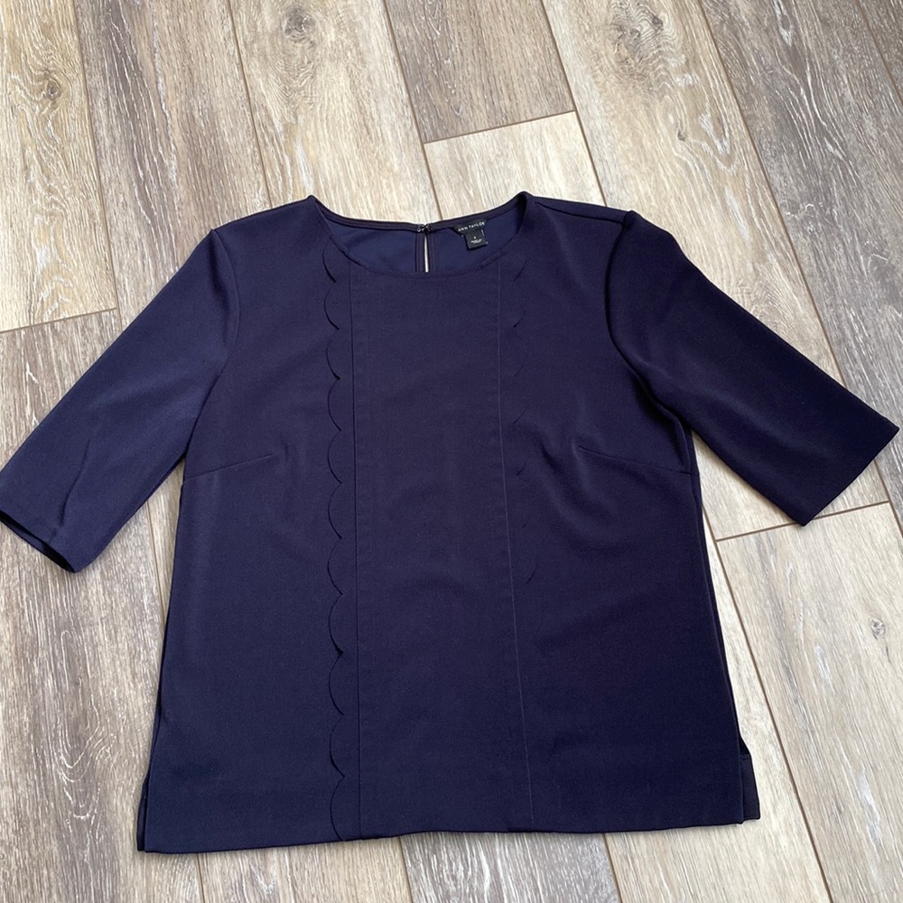 Ann Taylor Top size S